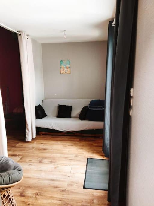 Charmante Maison Atypique En Village Saint-Colombin Zewnętrze zdjęcie